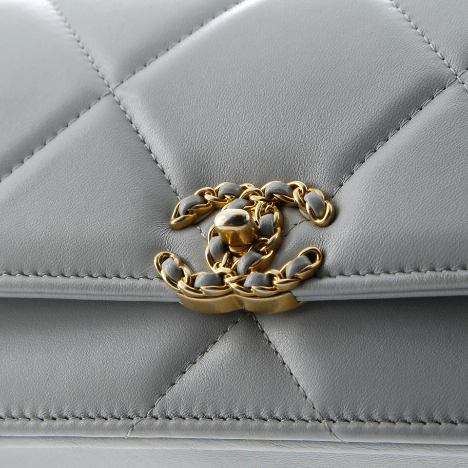 19 Wallet on Chain Quilted Lambskin