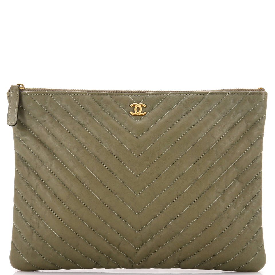 O Case Clutch Chevron Lambskin Medium