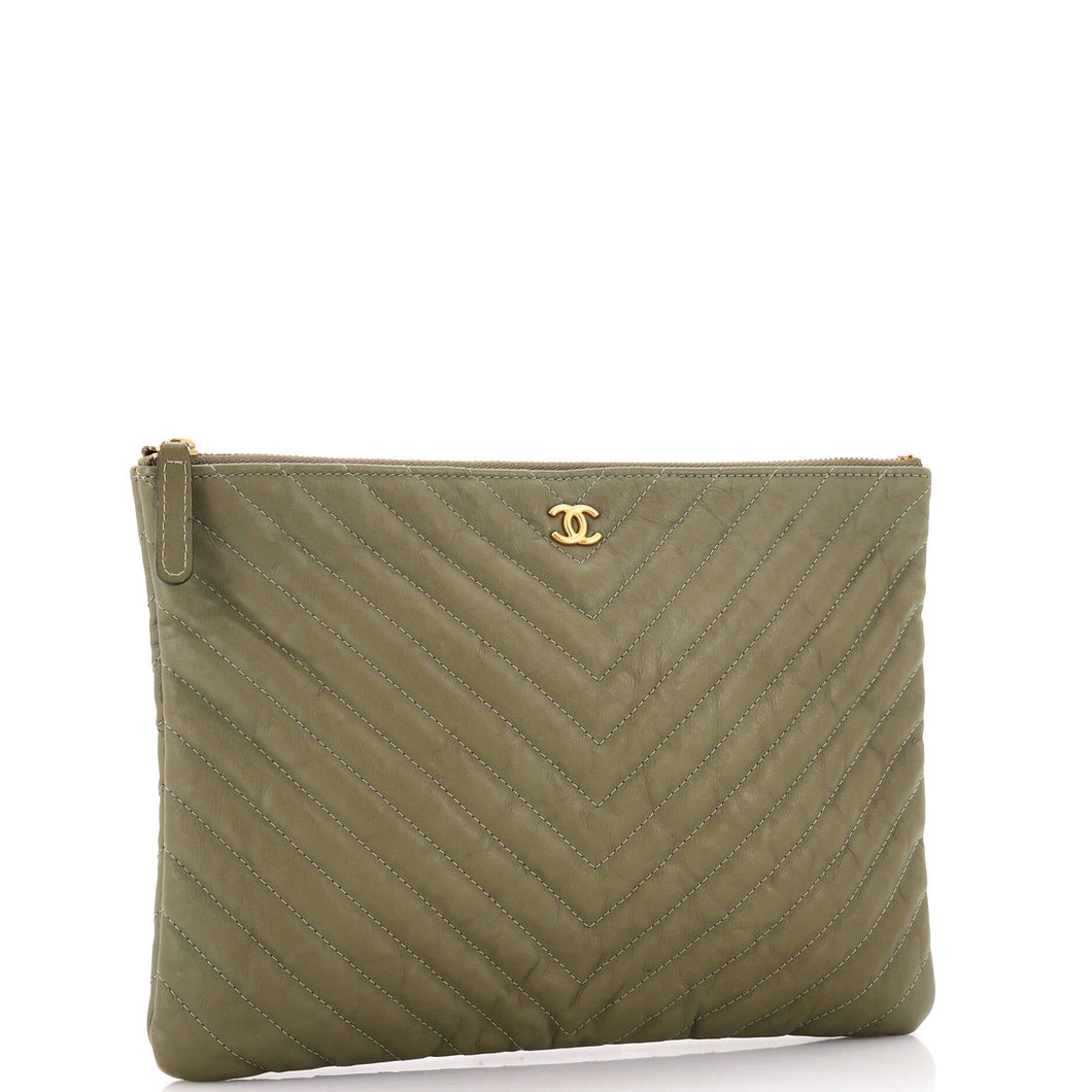 O Case Clutch Chevron Lambskin Medium