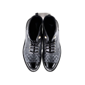Women's Logo Pearl Cap Toe Lace Up Combat Boots Quilted Leather with Patent