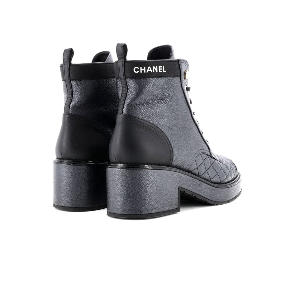 Women's Logo Pearl Cap Toe Lace Up Combat Boots Quilted Leather with Patent