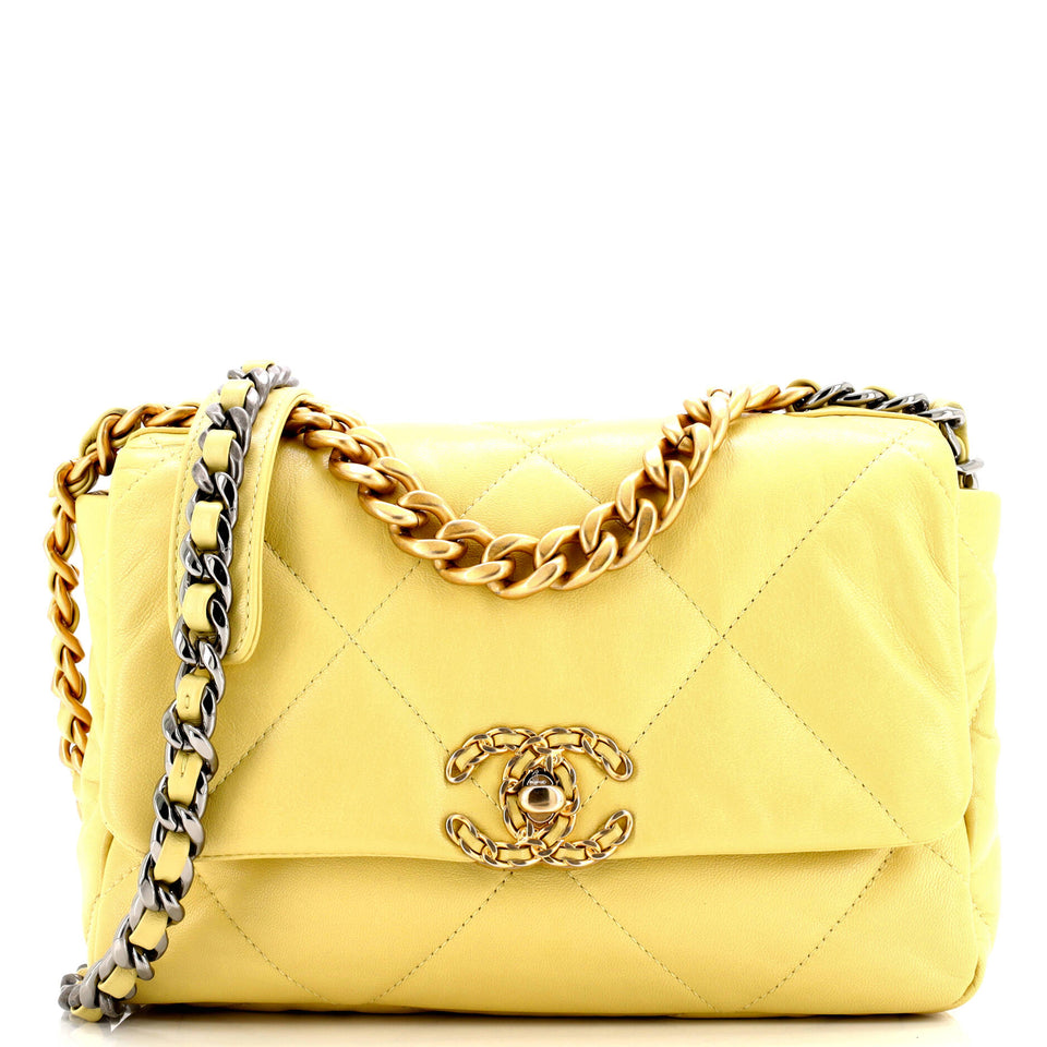 19 Flap Bag Quilted Leather Medium