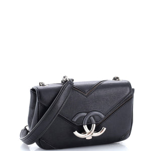 Macro Flap Bag Chevron Caviar Small