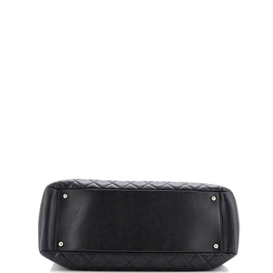 Grand Shopping Tote Quilted Caviar XL