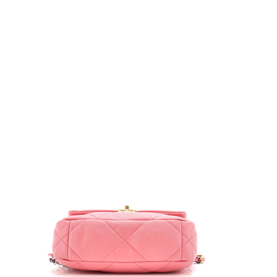 19 Flap Bag Quilted Leather Medium