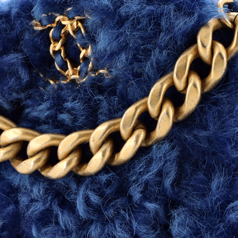 19 Round Clutch with Chain Quilted Shearling