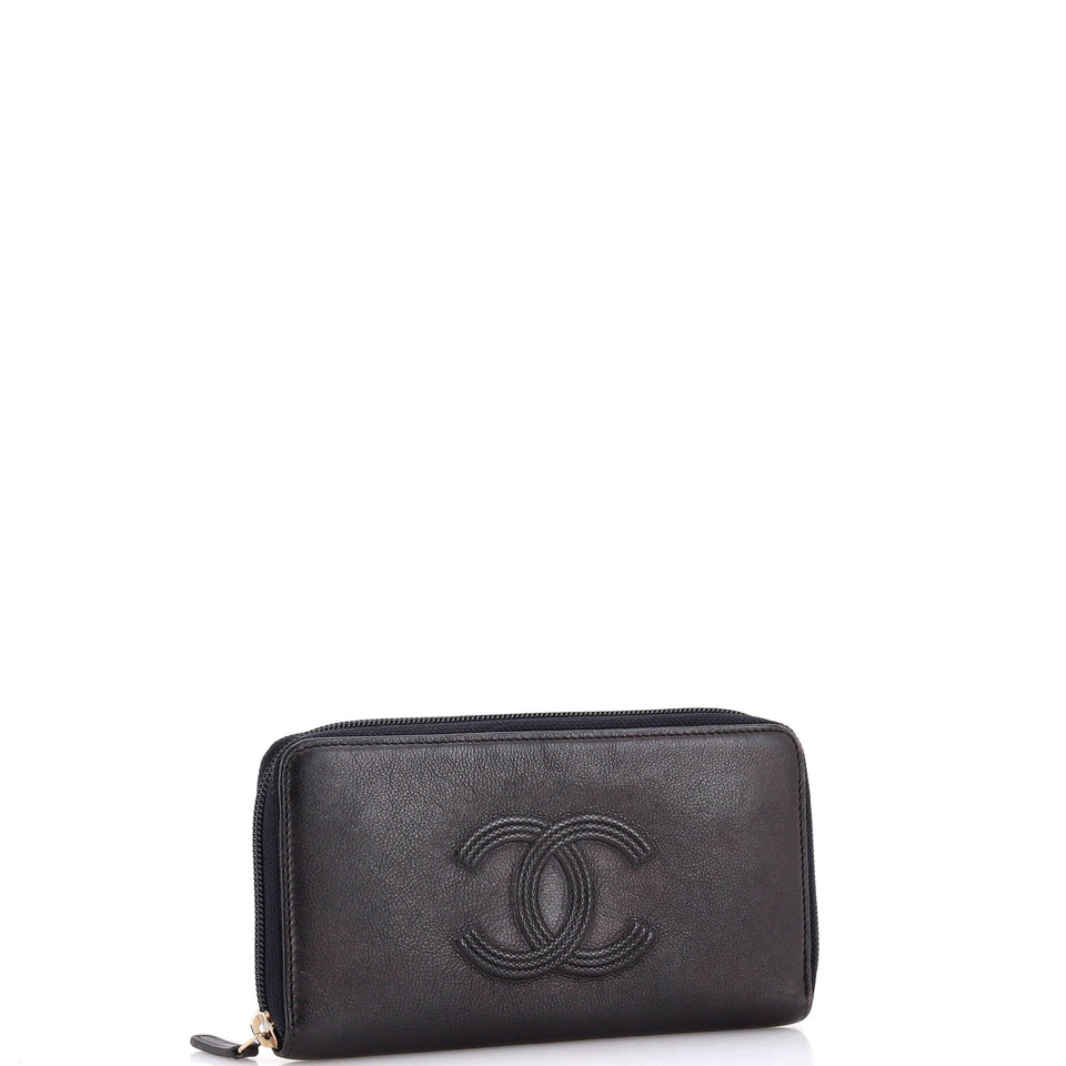 Timeless CC Zipped Wallet Caviar Long