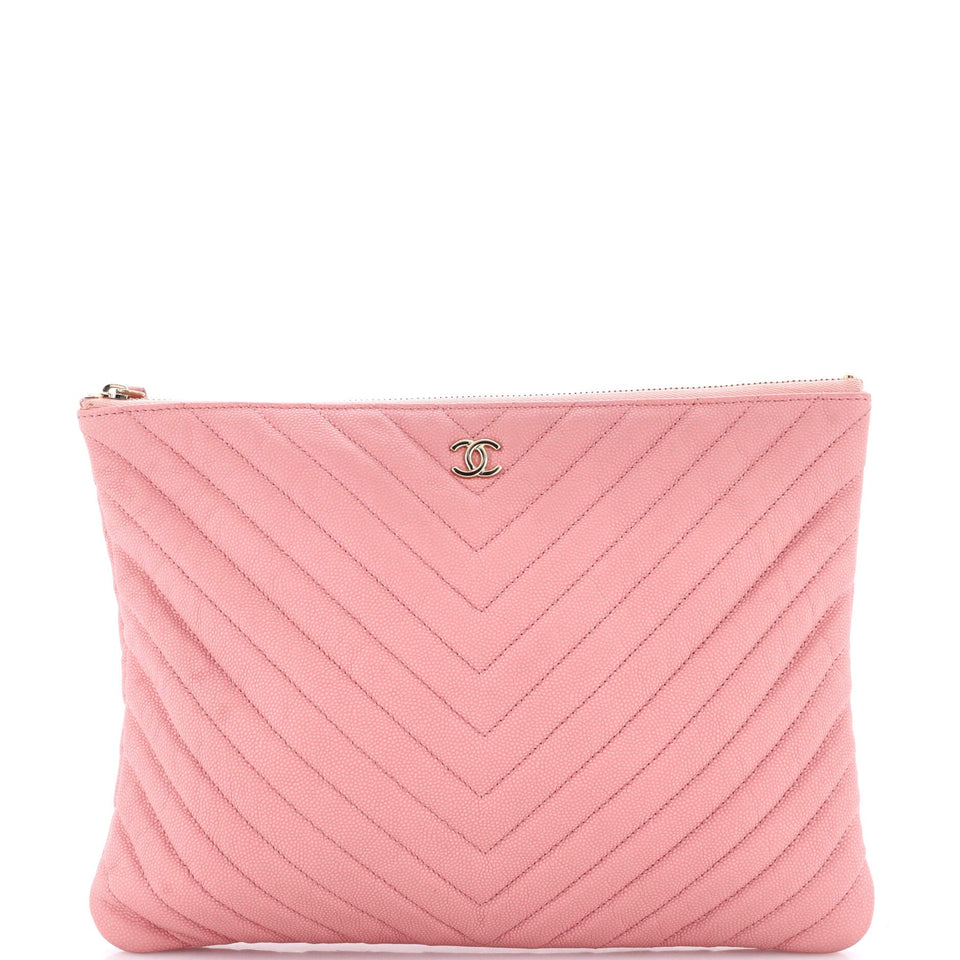 O Case Clutch Chevron Caviar Medium