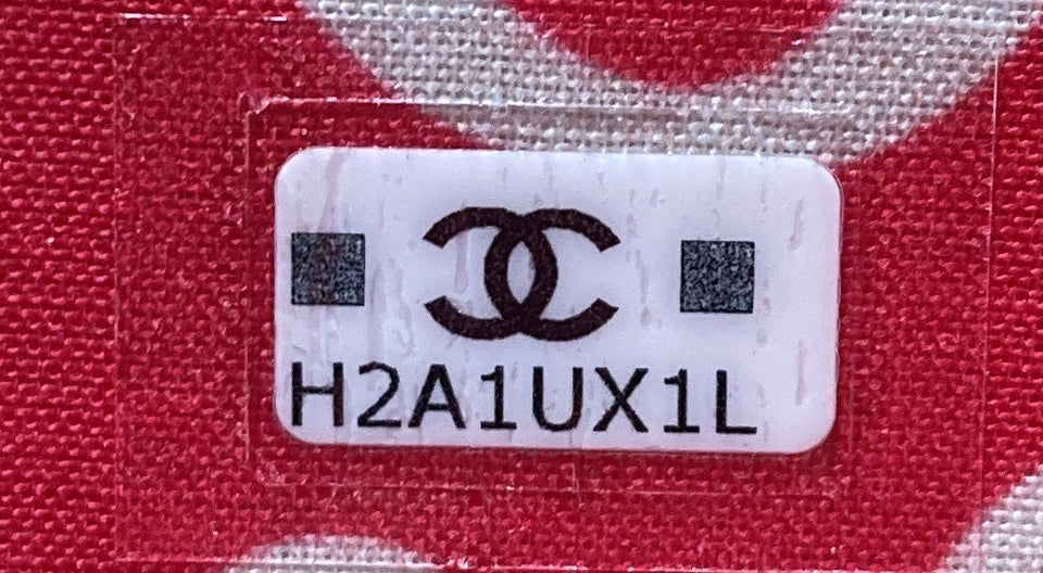 CC Cut Out Coco Chanel Zip Around Card Holder Quilted Caviar
