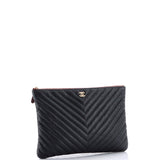 O Case Clutch Chevron Caviar Medium