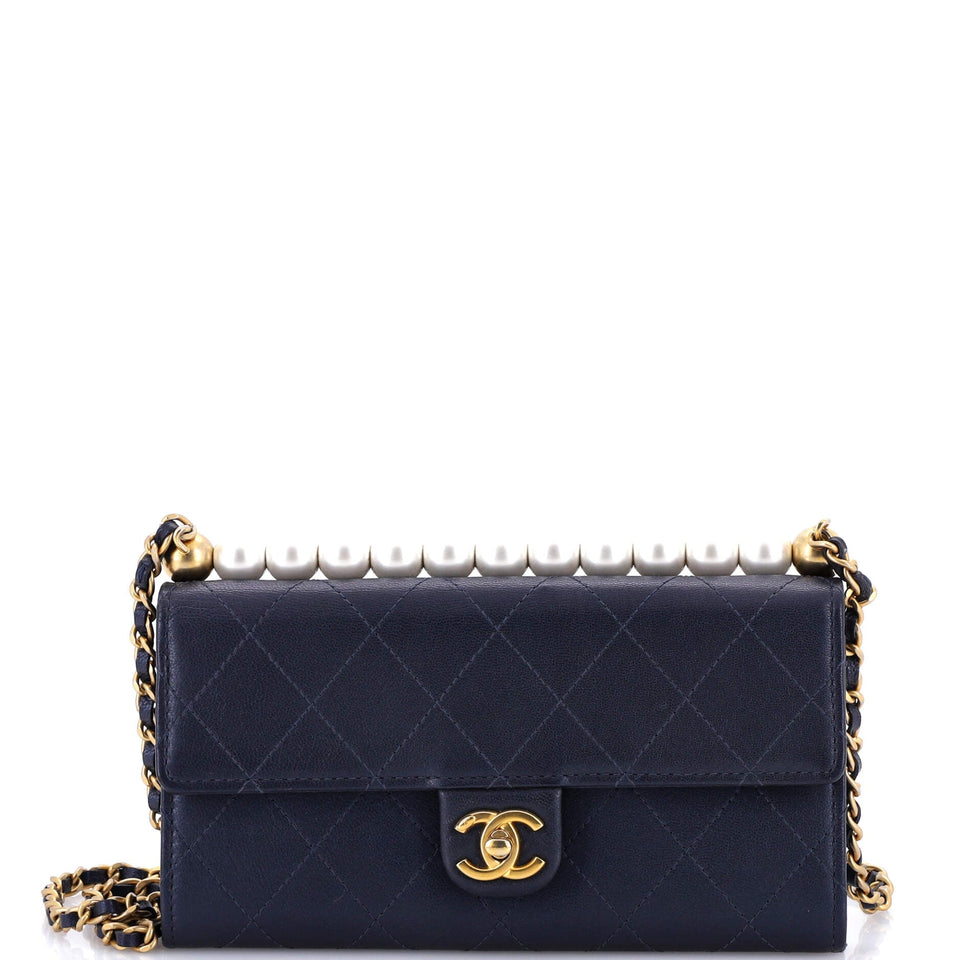 Chic Pearls Clutch with Chain Quilted Goatskin