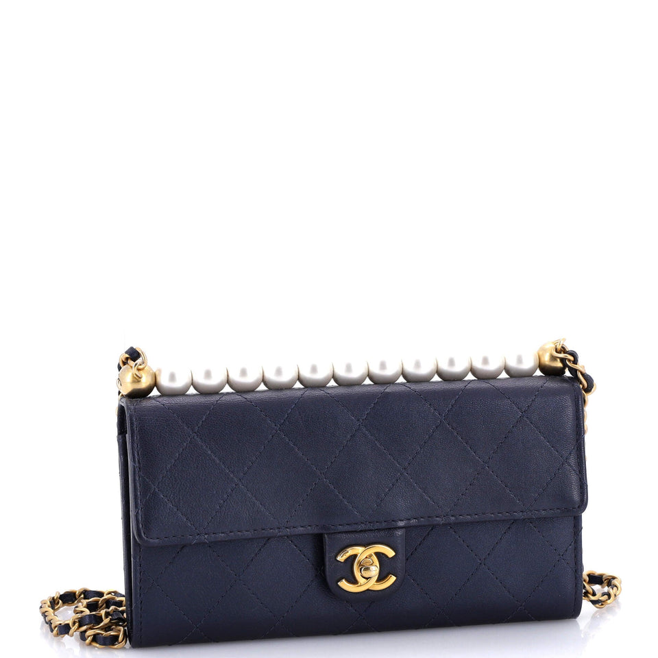 Chic Pearls Clutch with Chain Quilted Goatskin