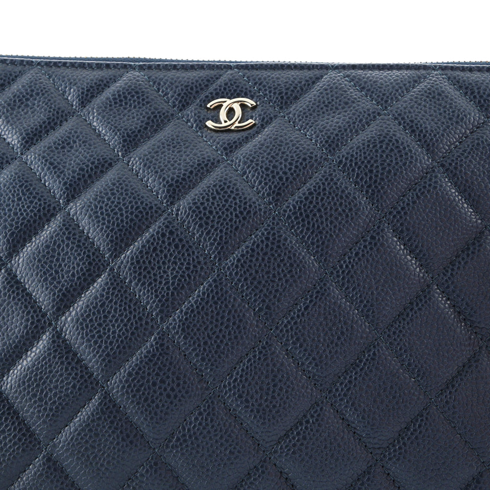 O Case Clutch Quilted Caviar Medium