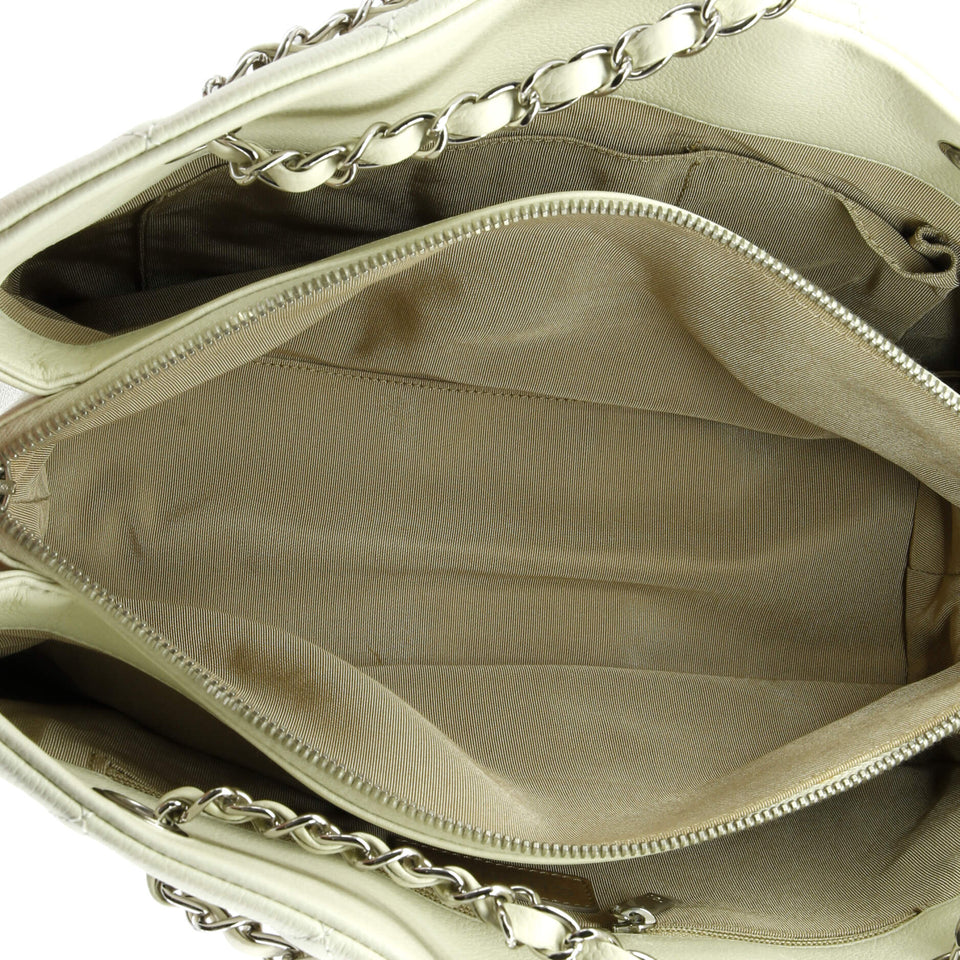 Timeless CC Shopping Tote Quilted Caviar Medium