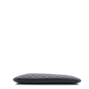 O Case Clutch Quilted Caviar Large