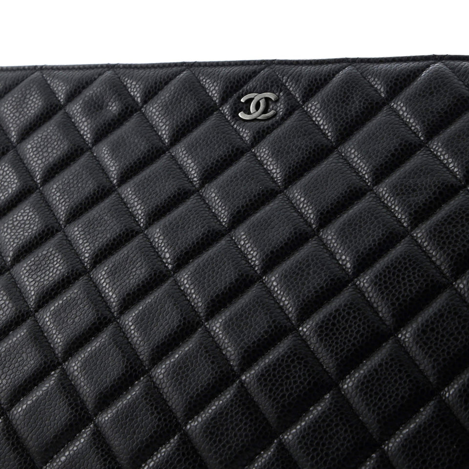 O Case Clutch Quilted Caviar Large
