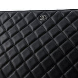 O Case Clutch Quilted Caviar Large