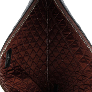O Case Clutch Quilted Caviar Large