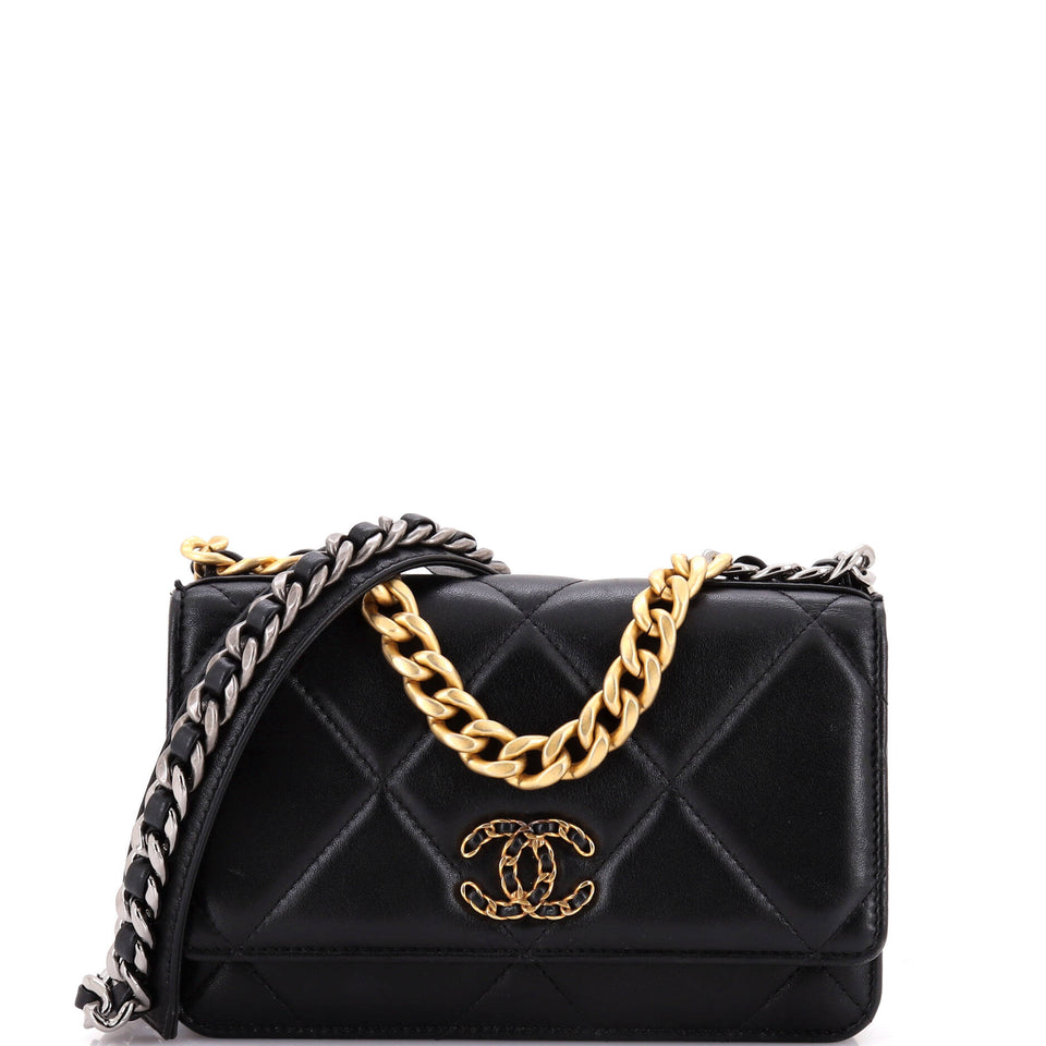 19 Wallet on Chain Quilted Lambskin