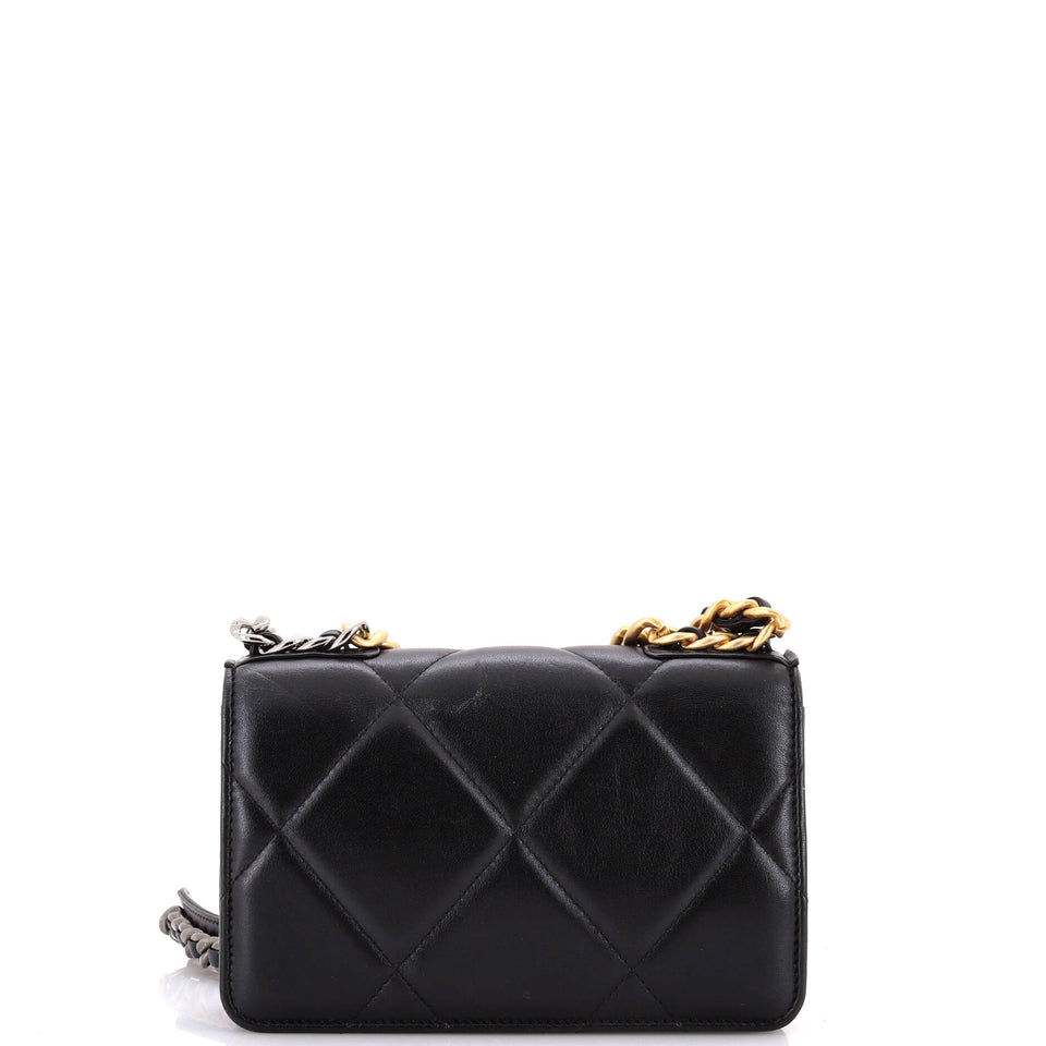 19 Wallet on Chain Quilted Lambskin