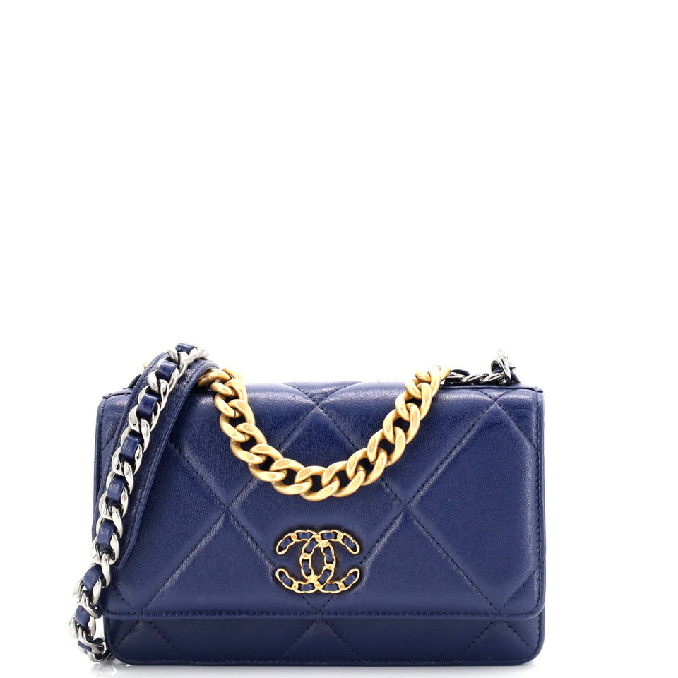 19 Wallet on Chain Quilted Goatskin
