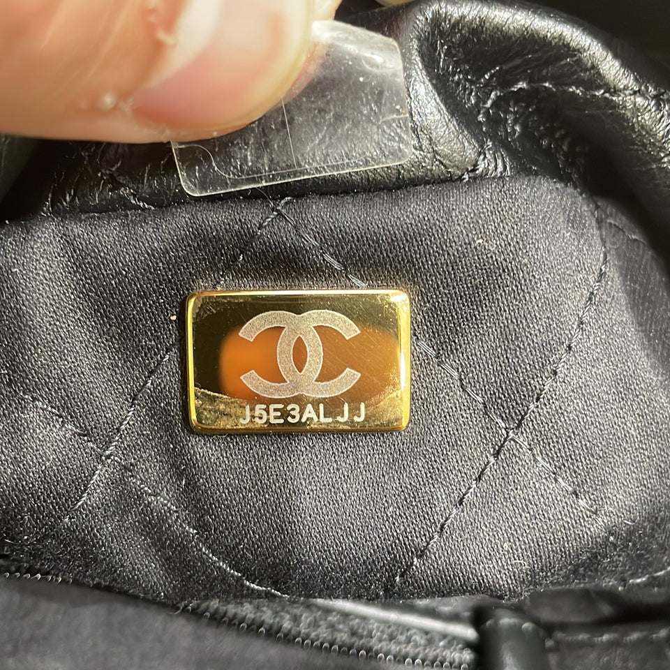 22 Chain Hobo Quilted Calfskin Small