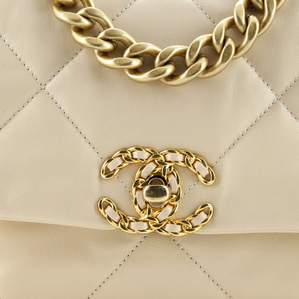 19 Flap Bag Quilted Leather Medium