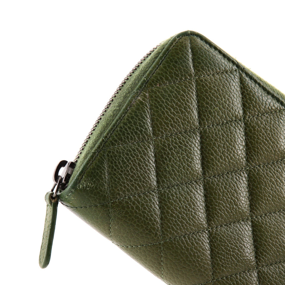 CC Medallion Zip Wallet Quilted Caviar Long