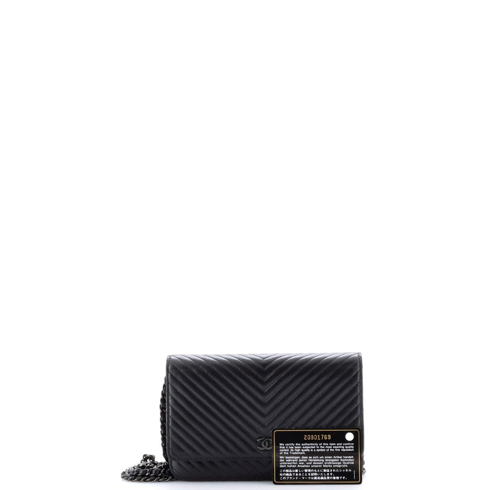 So Black Wallet on Chain Chevron Lambskin