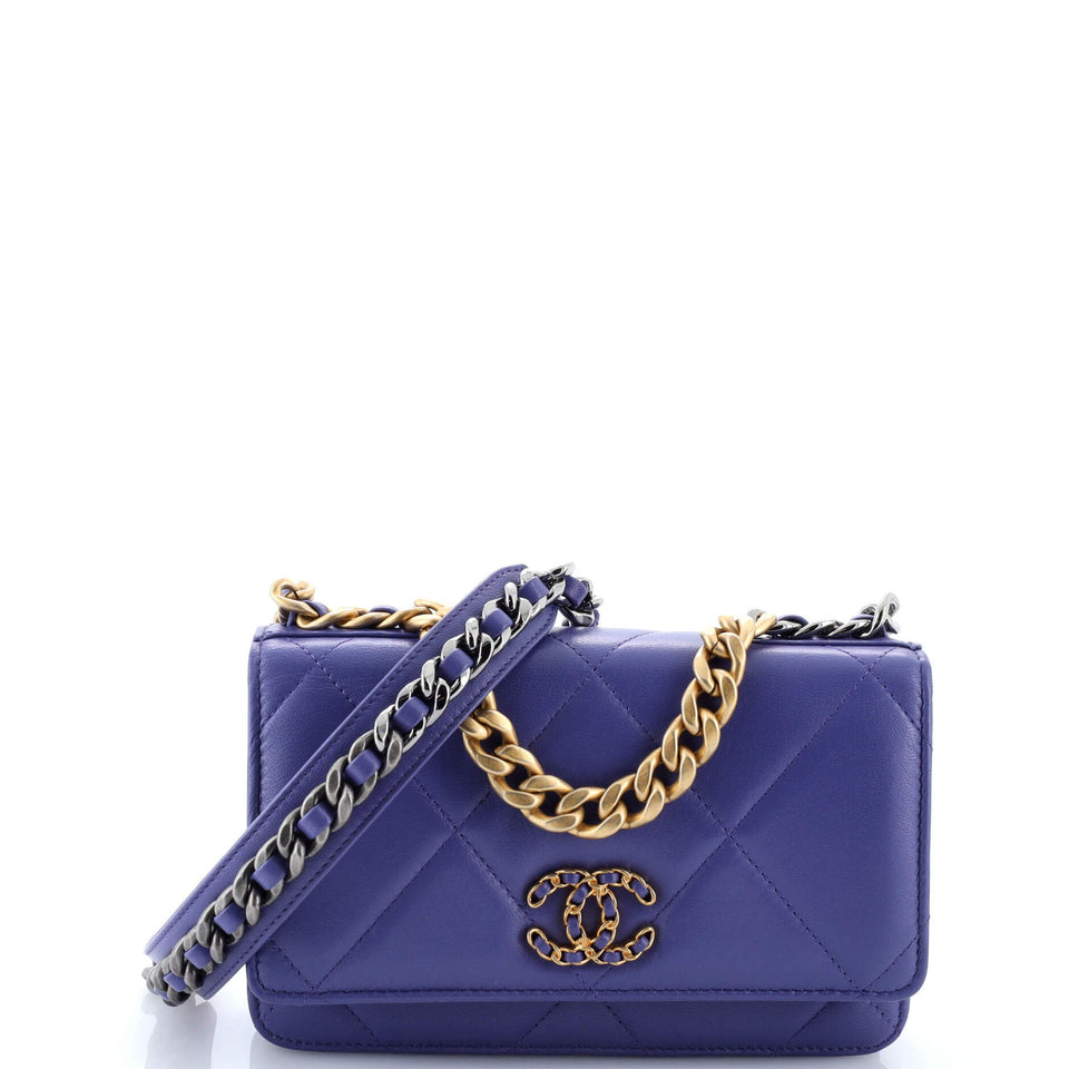 19 Wallet on Chain Quilted Goatskin