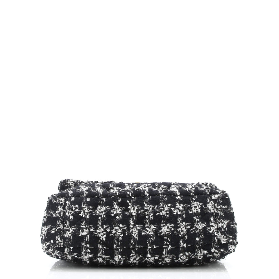 19 Flap Bag Quilted Tweed Maxi