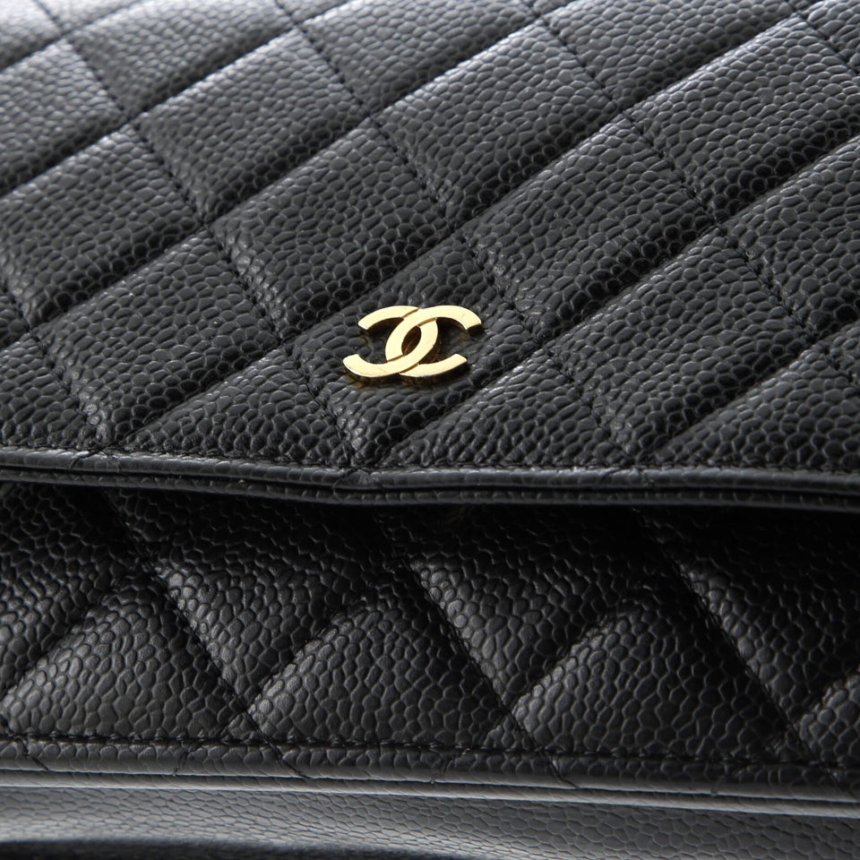 Wallet on Chain Quilted Caviar