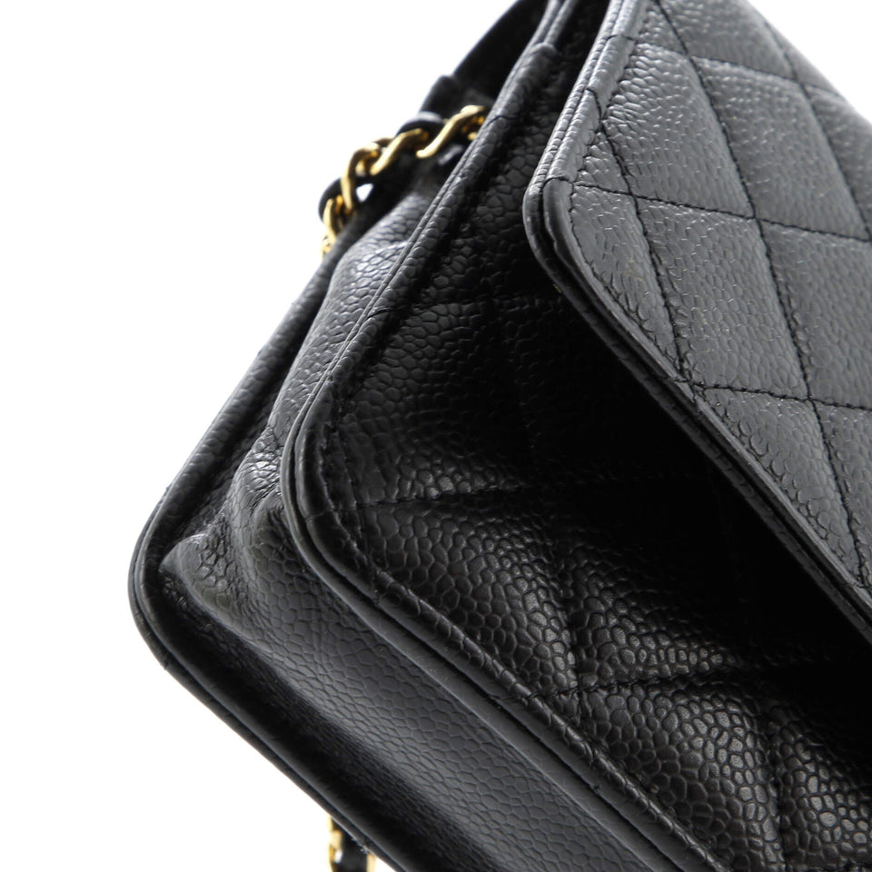 Wallet on Chain Quilted Caviar