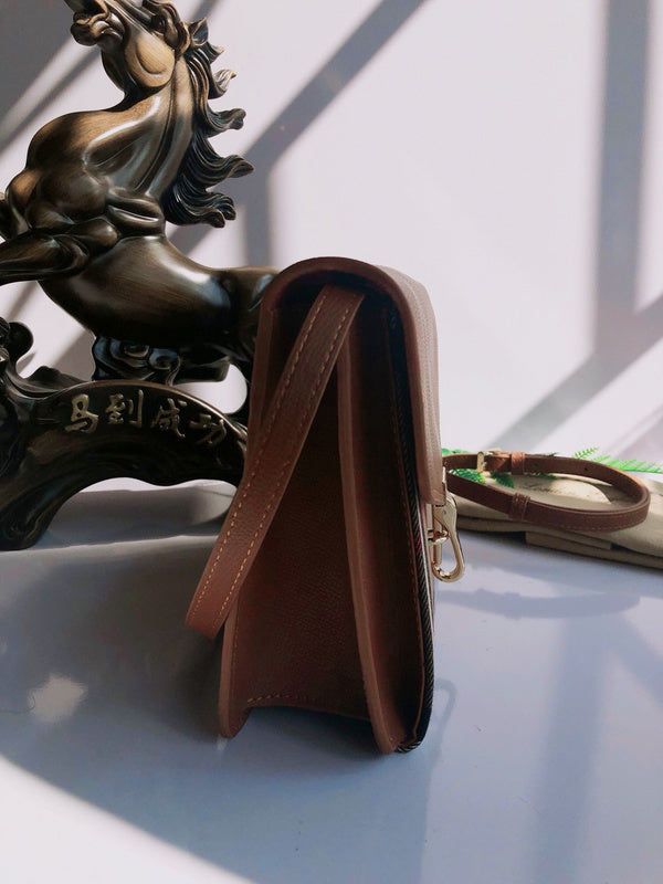 Burberry Bags - Bagsattire   469