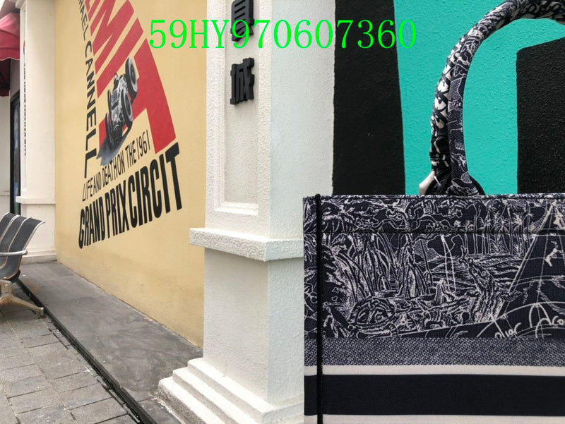 Christian Dior Bags Bags - The Tote   033