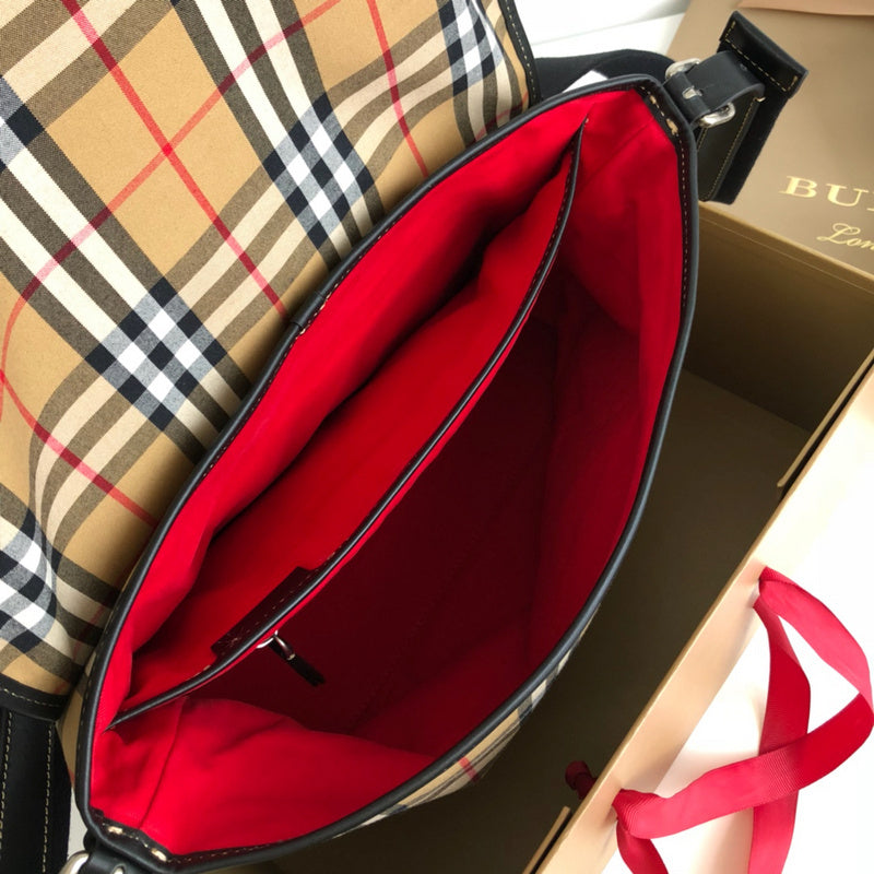 Burberry Bags - Bagsattire   447