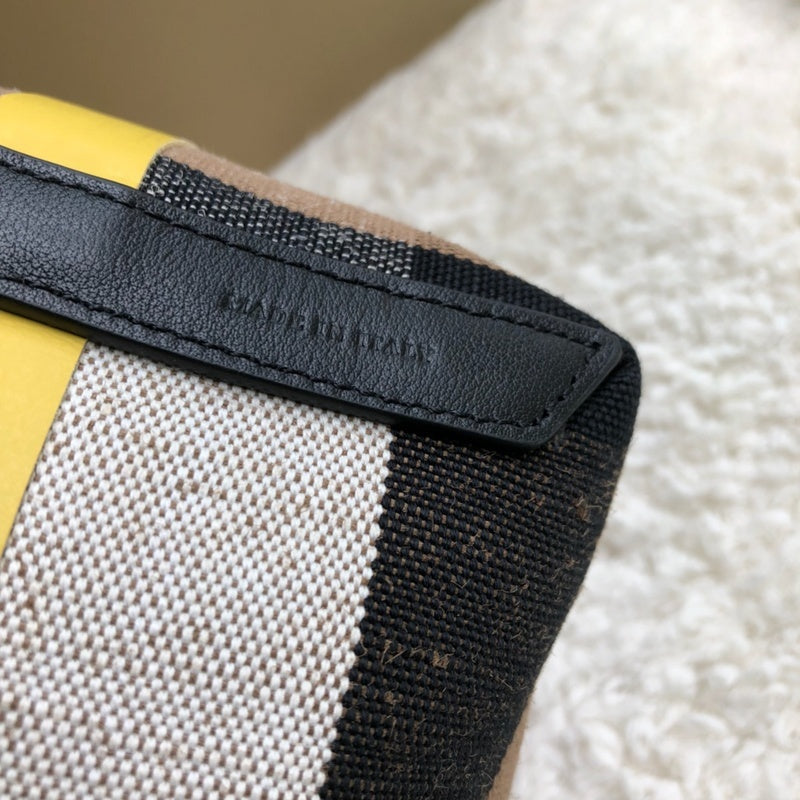 Burberry Bags - Bagsattire   342