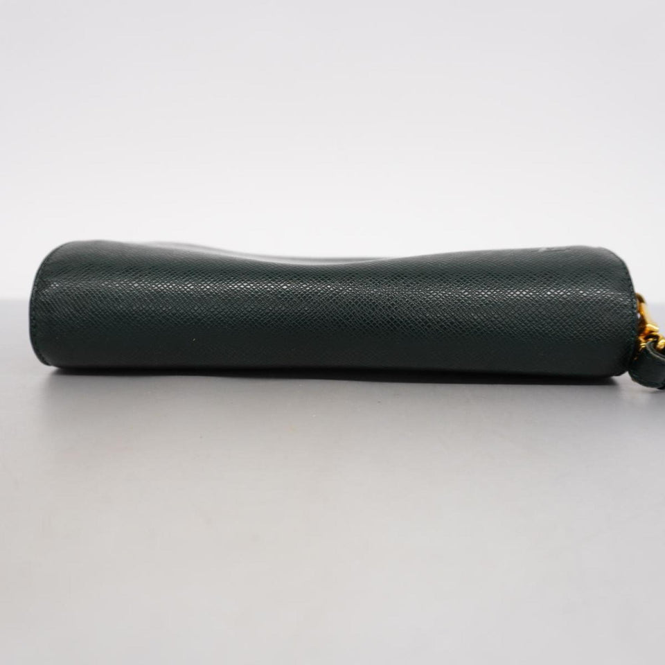 Louis Vuitton Taiga  Leather Clutch Bag