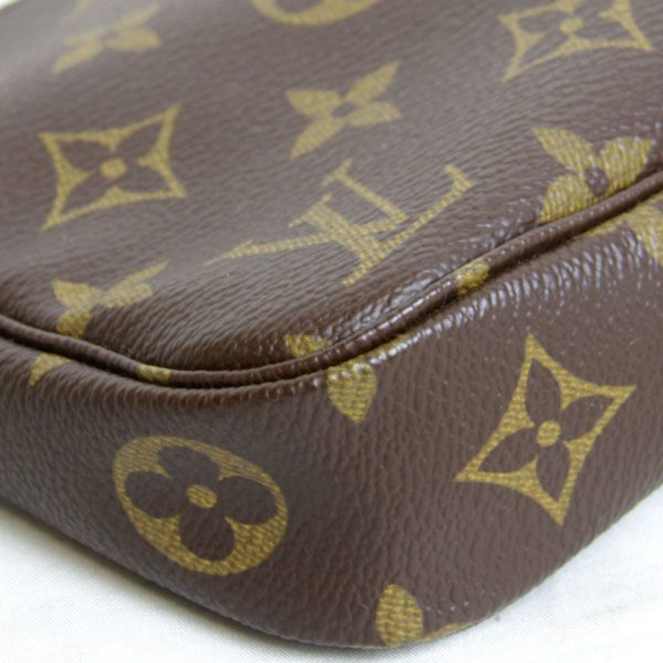 Louis Vuitton Pochette Accessoire  Canvas Clutch Bag
