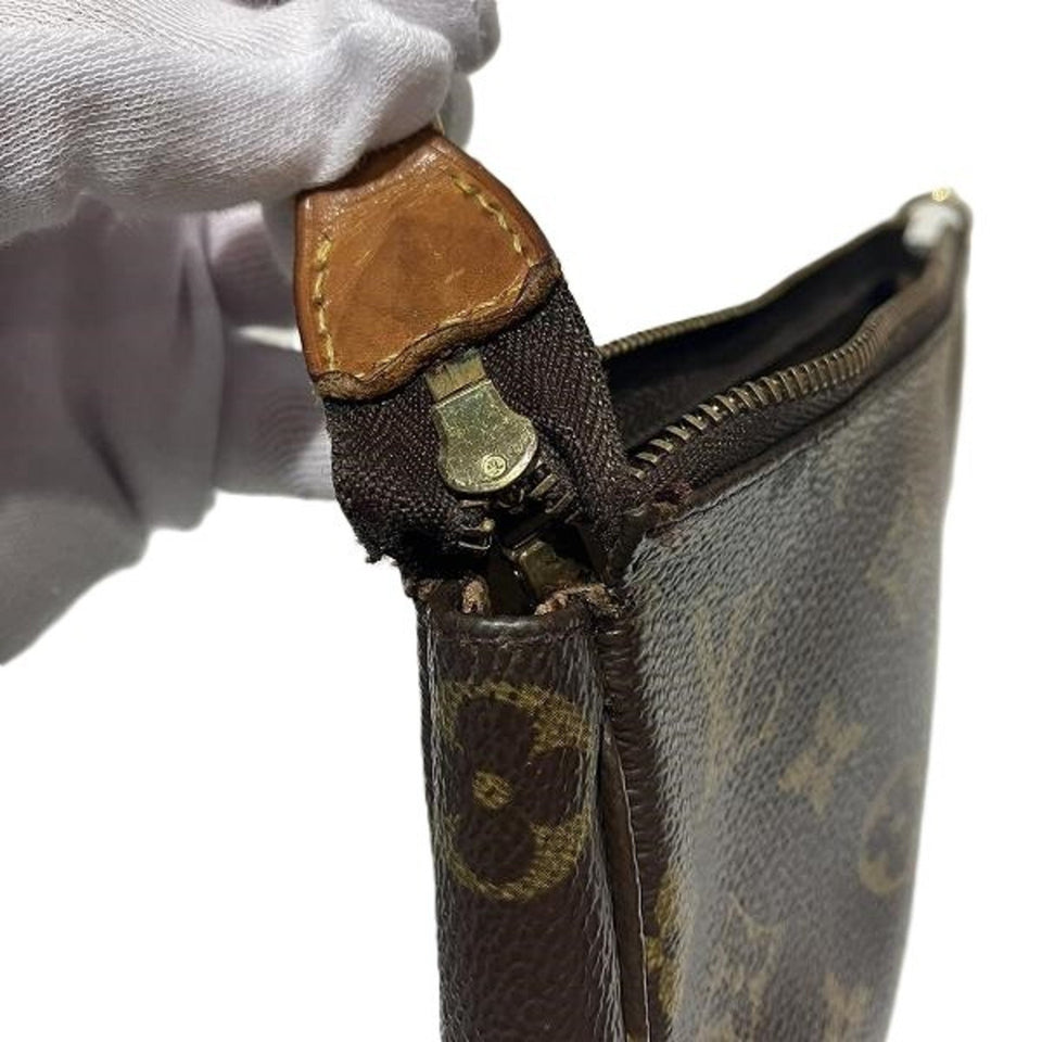 Louis Vuitton Pochette Accessoire  Canvas Clutch Bag