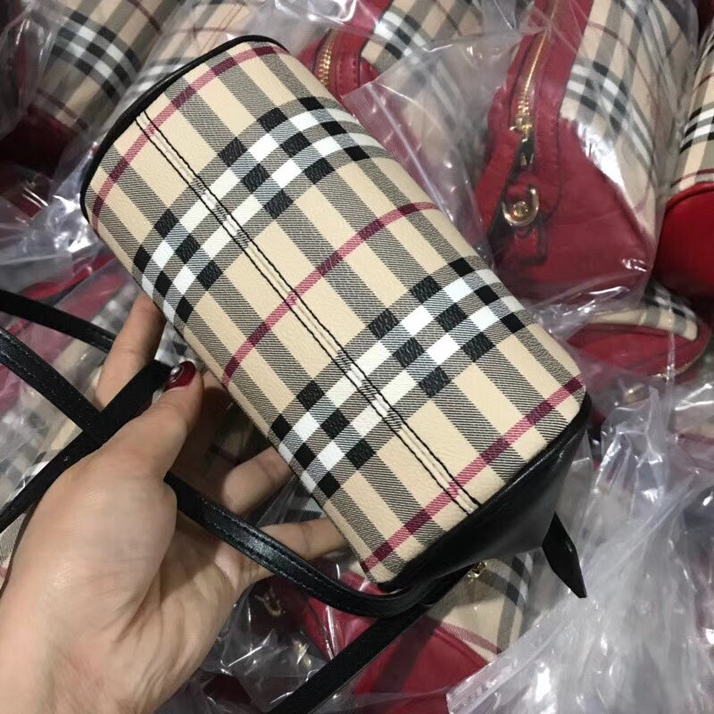Burberry Bags - Bagsattire   333