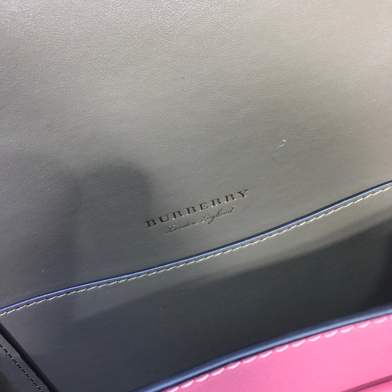 Burberry Bags - Bagsattire   260