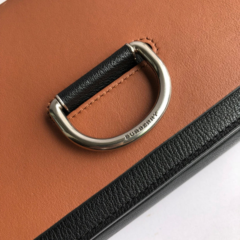 Burberry Bags - Bagsattire   457