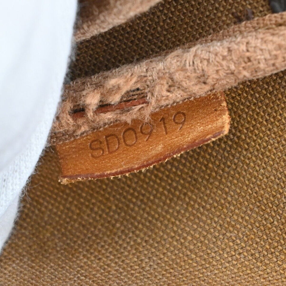 Louis Vuitton Pochette Accessoires  Canvas Clutch Bag