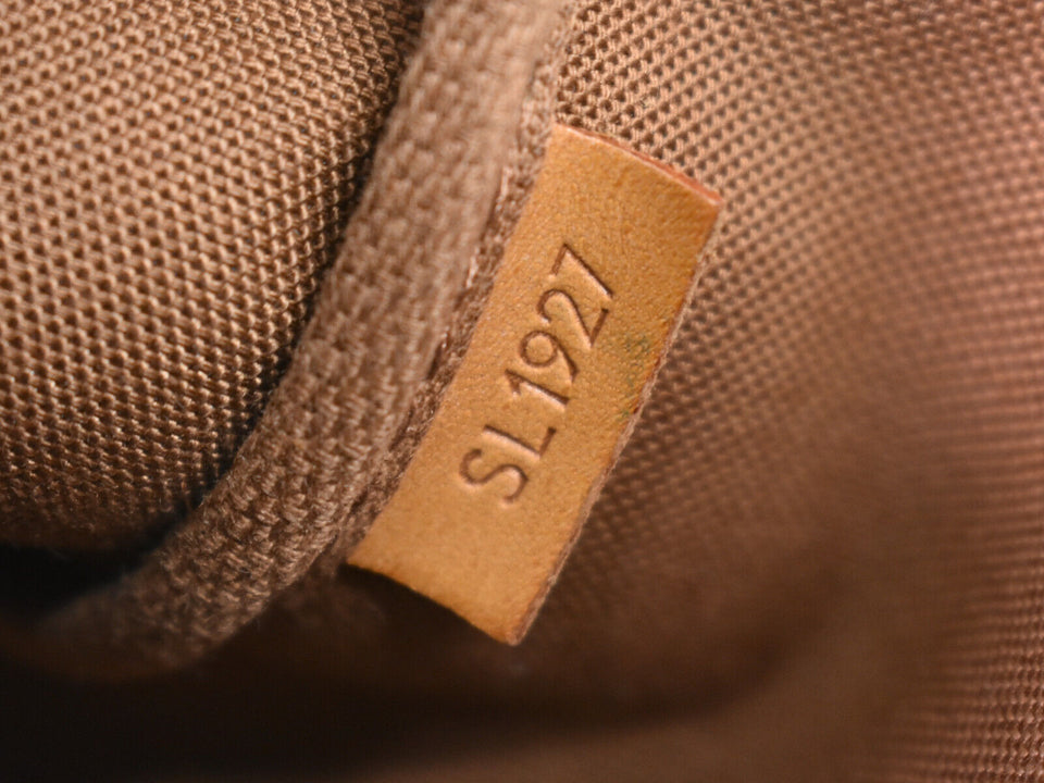 Louis Vuitton Pochette Accessoires  Canvas Clutch Bag