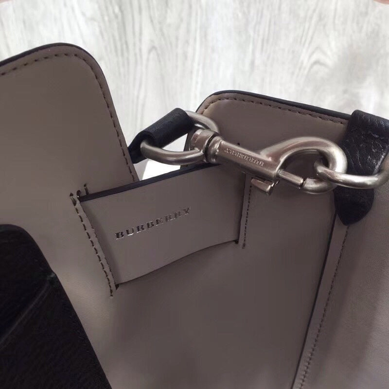 Burberry Bags - Bagsattire   421