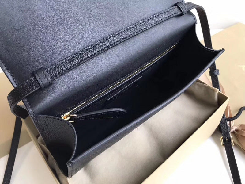 Burberry Bags - Bagsattire   487