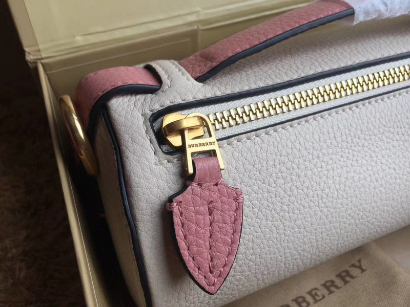 Burberry Bags - Bagsattire   459