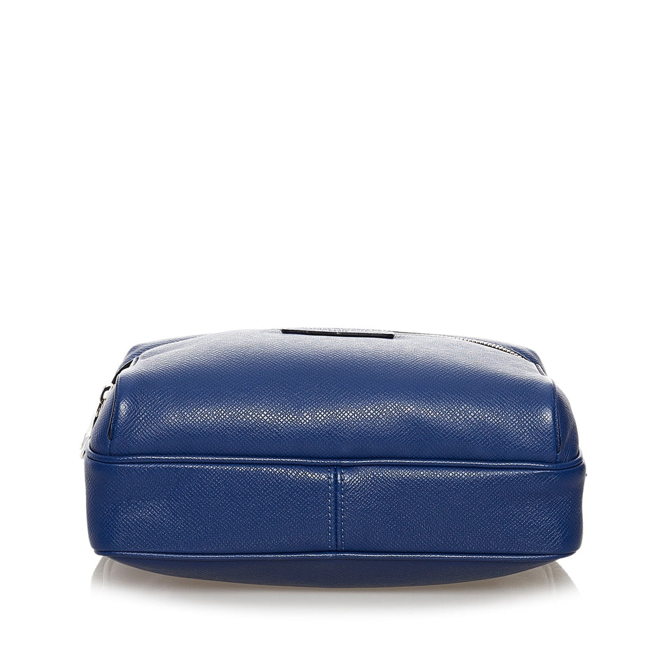 Louis Vuitton Outdoor Messenger PM Blue Taïga