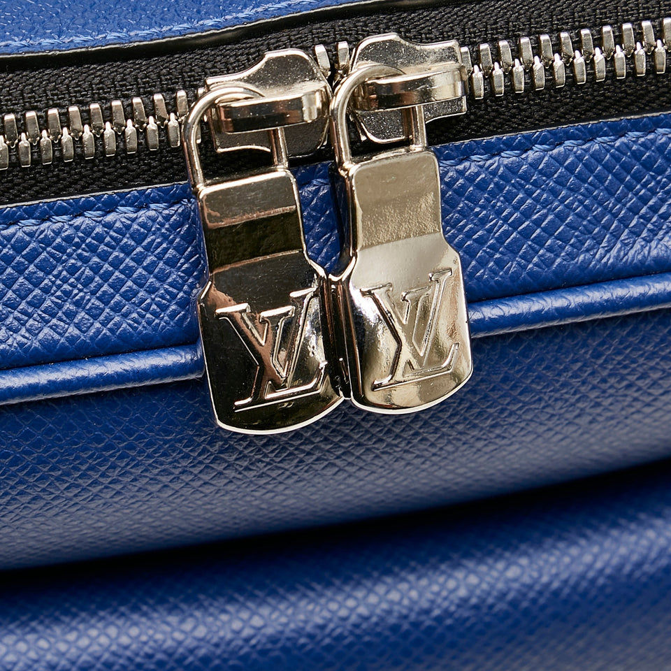 Louis Vuitton Outdoor Messenger PM Blue Taïga